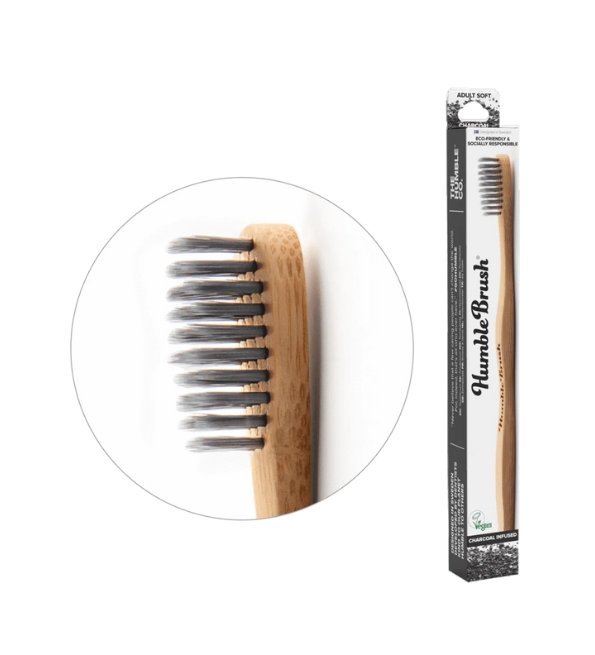 THE HUMBLE HUMBLE BROSSE A DENTS AU CHARBON POUR ADULTE NOIR DOUCE BAMBOU - Image 1